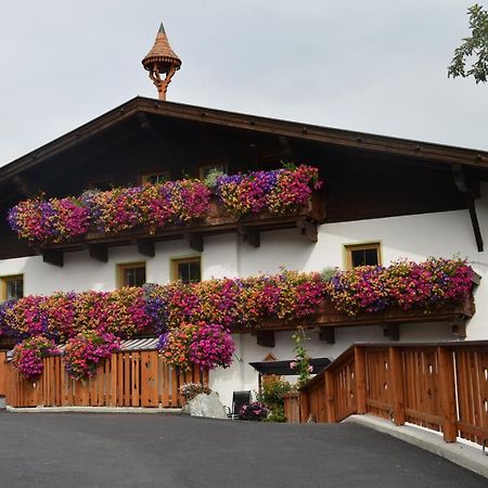 Pension Kirchbrugger Telfes im Stubai Exterior photo