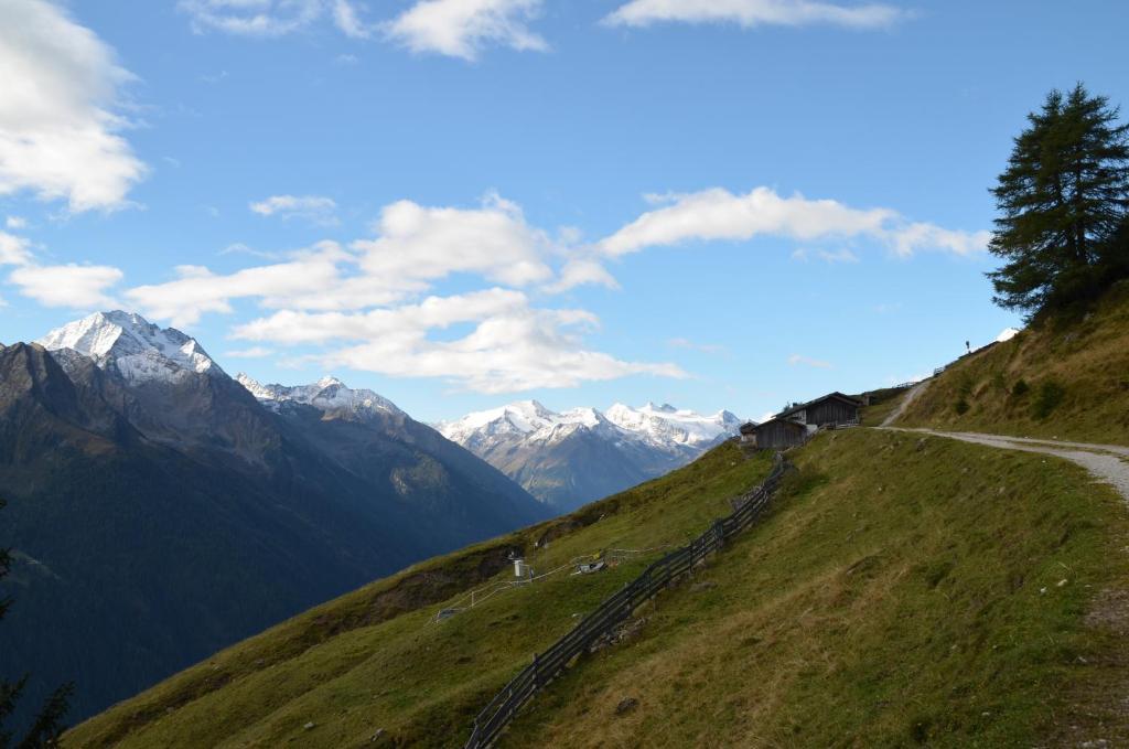 Pension Kirchbrugger Telfes im Stubai Exterior photo